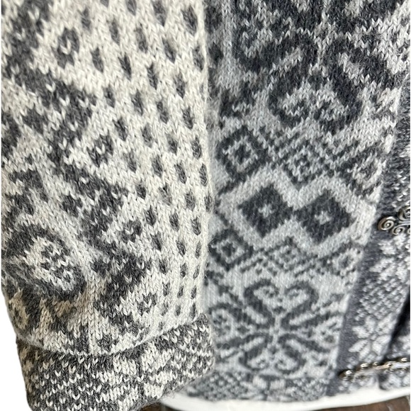 Andean Tradition alpaca blend knit long sweater with decorative hooks size small - Picture 4 of 8